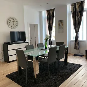Modern First Floor Apartamento Bruselas